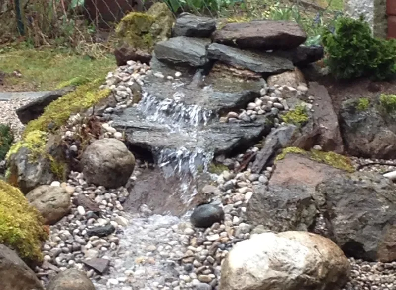 Gartenteiche, Bachläufe und Quellsteine